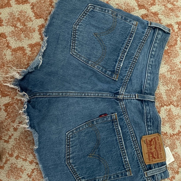 Levi’s Jean Shorts - Picture 2 of 2